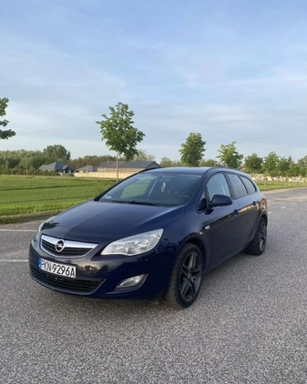 Opel Astra cena 18700 przebieg: 228175, rok produkcji 2011 z Tuchola małe 172